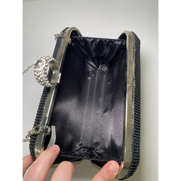 Vintage Black Beaded Flapper Clutch Rhinestone Ring Opener Accent Chain Strap - Picture 10 of 16